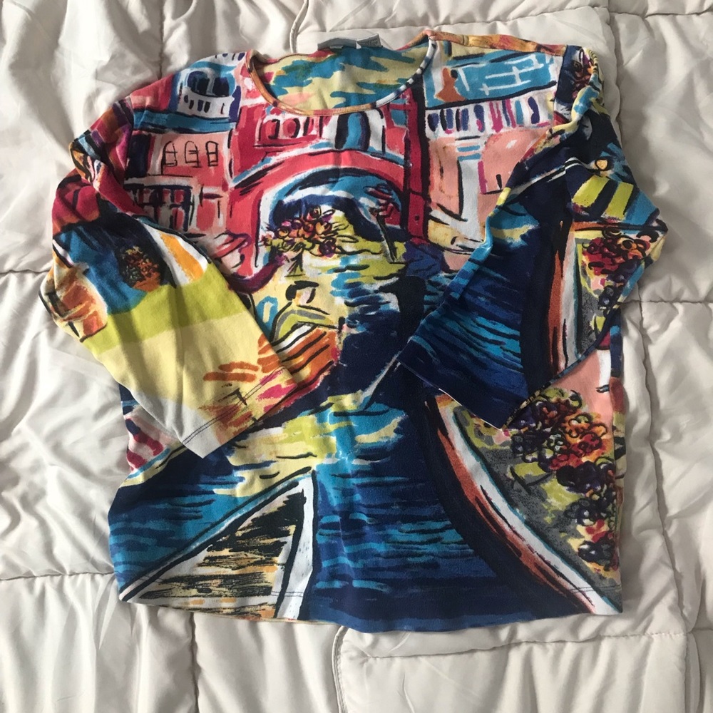A colorful hip top.